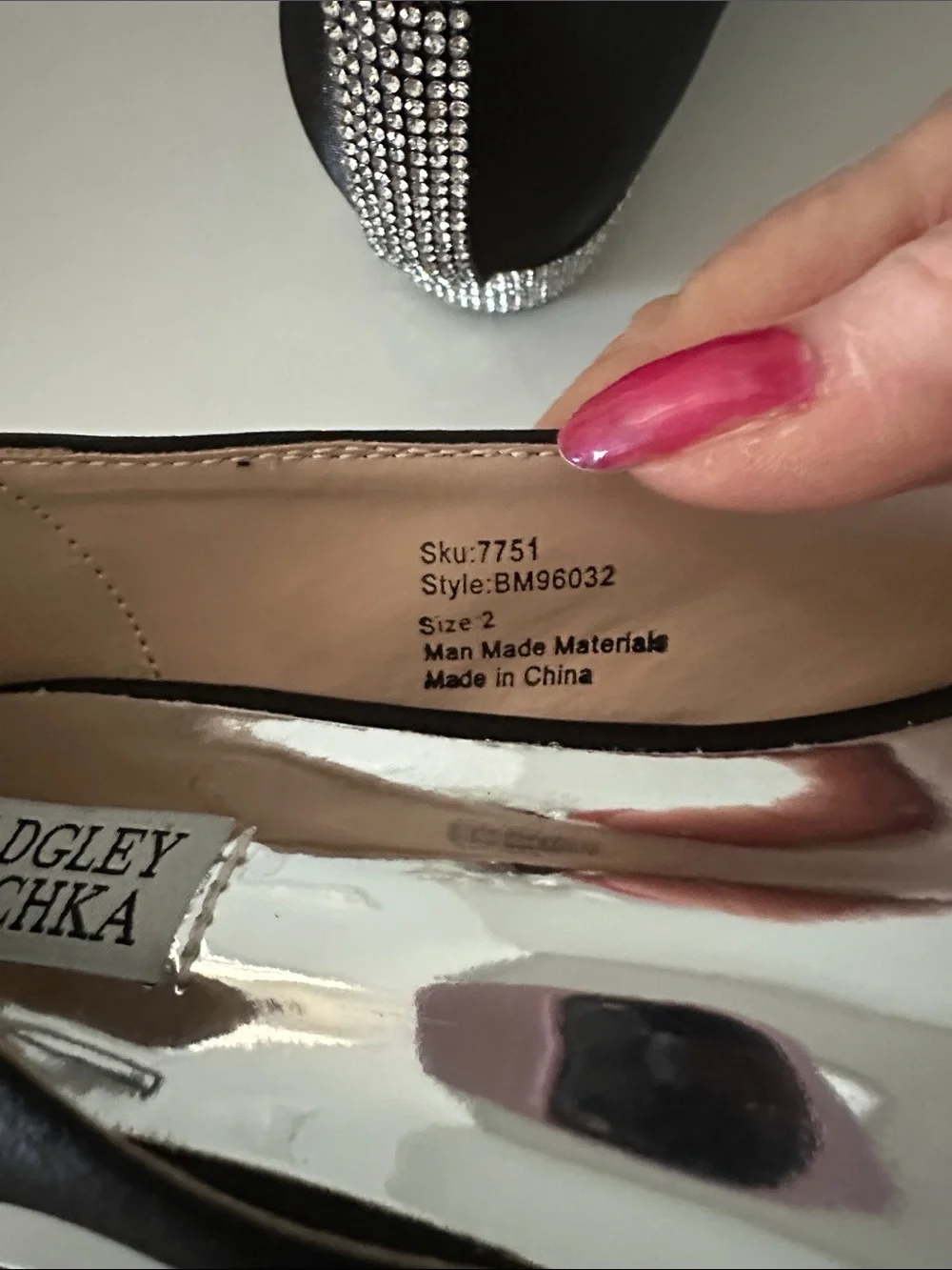 Badgley Mischka girls Black Satin Bow Flats with Crystal Accents. Size 2.